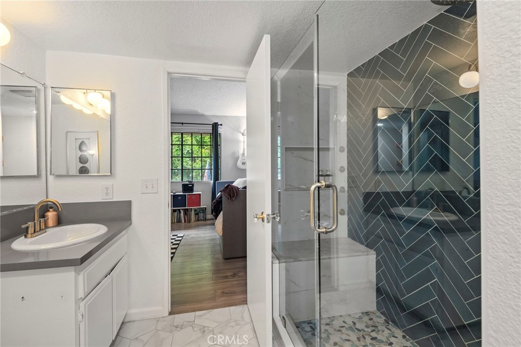 MLS #OC25258805 image #18