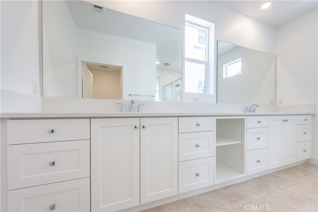 MLS #OC25258821 image #15