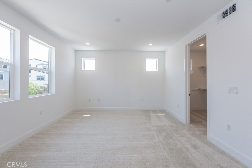 MLS #OC25258821 image #18