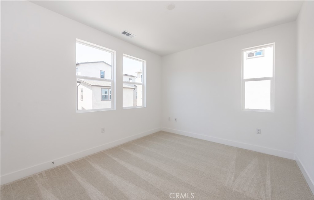 MLS #OC25258821 image #21