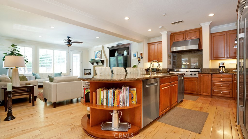 MLS #OC25258834 image #11