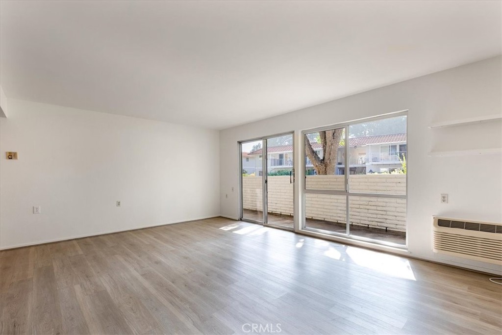 MLS #OC25258840 image #1