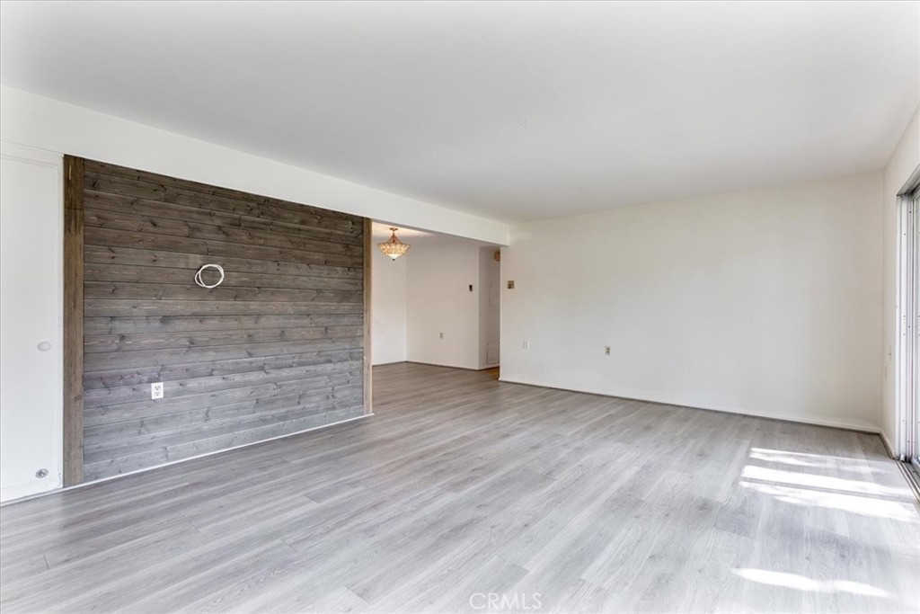 MLS #OC25258840 image #2