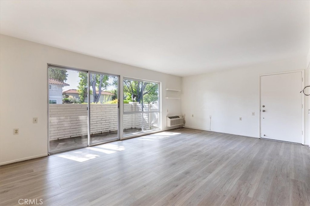 MLS #OC25258840 image #4