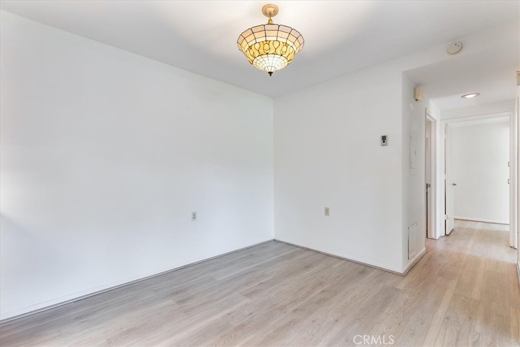 MLS #OC25258840 image #5