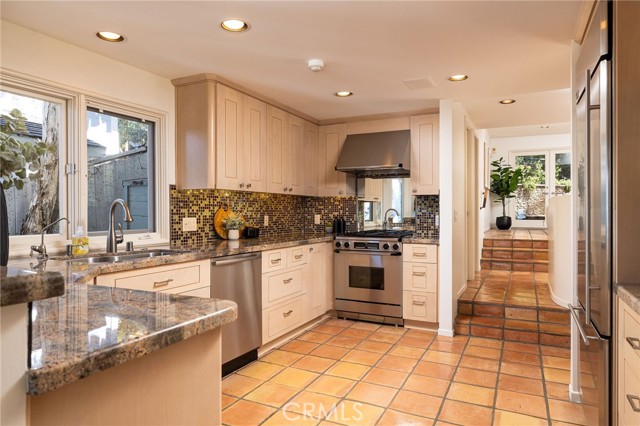 MLS #OC25258871 image #17