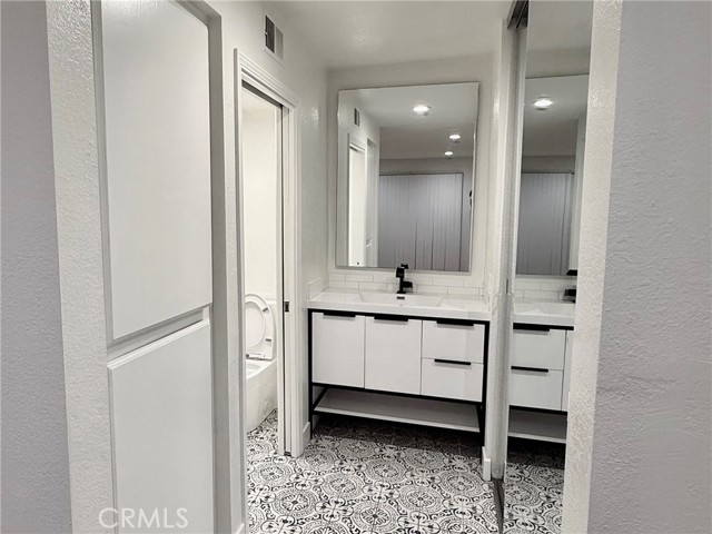 MLS #OC25258884 image #4