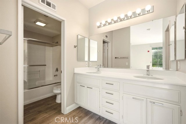 MLS #OC25258887 image #16