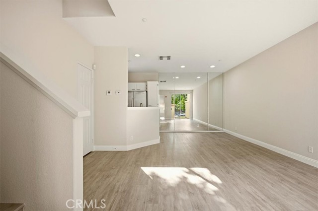 MLS #OC25258887 image #2