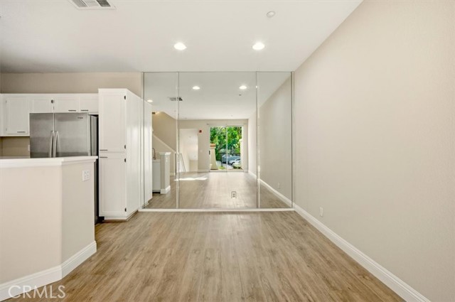 MLS #OC25258887 image #4