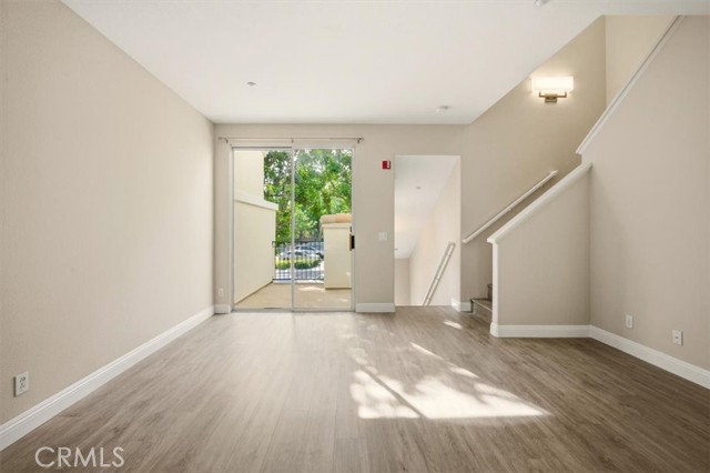 MLS #OC25258887 image #8