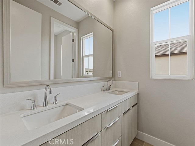 MLS #OC25259039 image #20