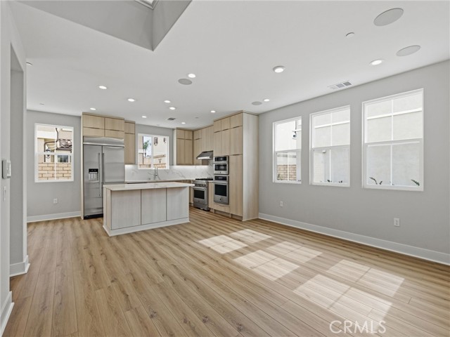 MLS #OC25259039 image #9