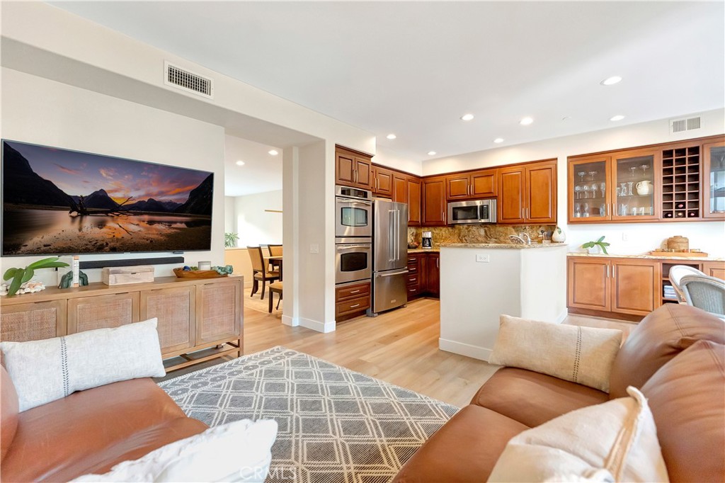 MLS #OC25259241 image #13