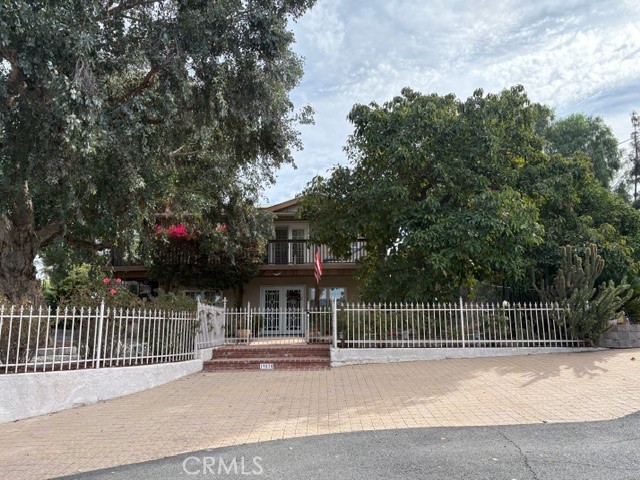 MLS #OC25259306 image #1