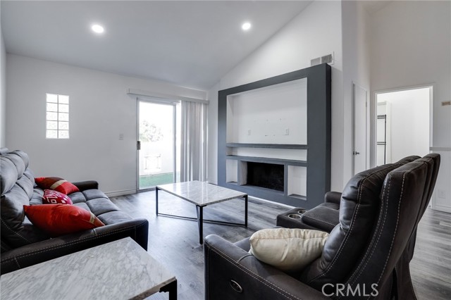 MLS #OC25259369 image #3