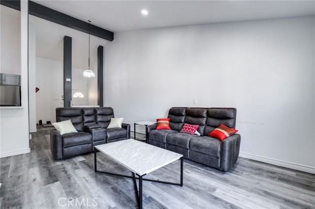 MLS #OC25259369 image #4