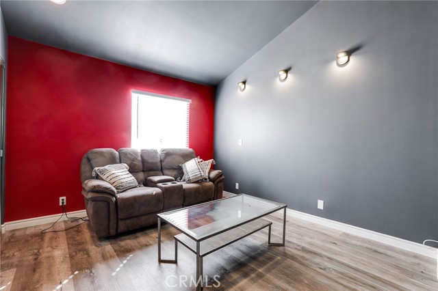 MLS #OC25259369 image #9