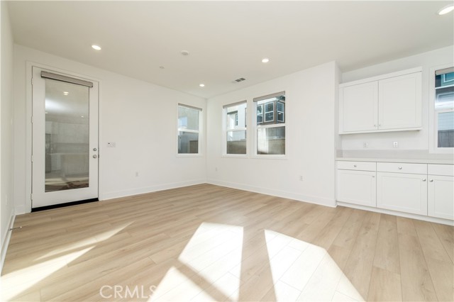 MLS #OC25259426 image #10