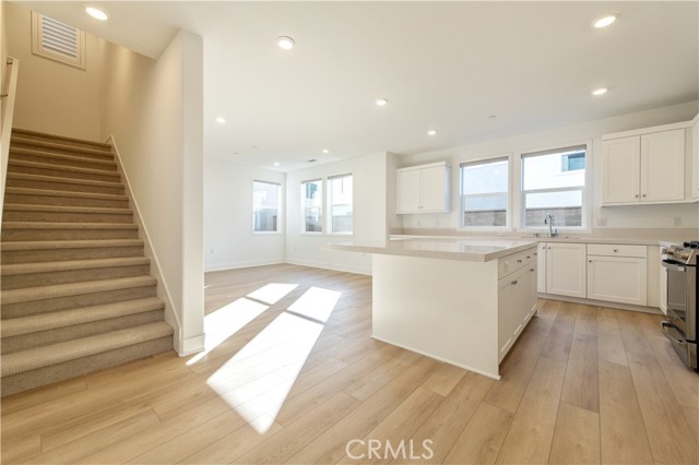 MLS #OC25259426 image #4