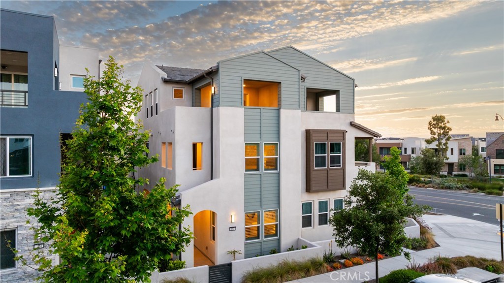 MLS #OC25259442 image #1