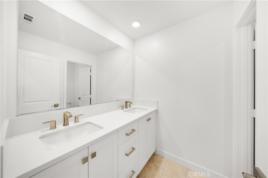 MLS #OC25259442 image #12