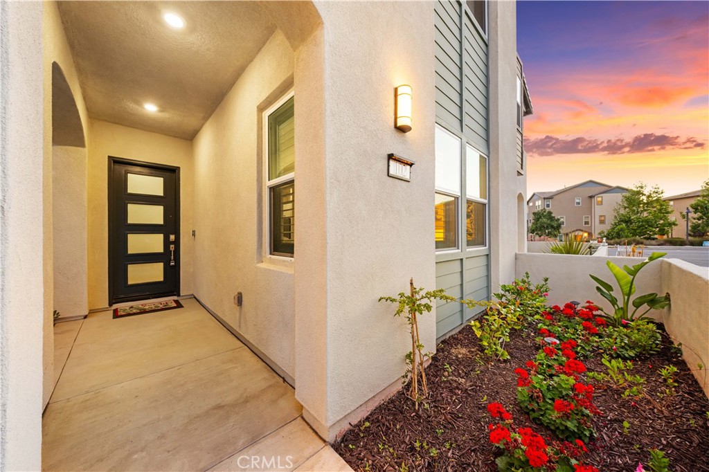 MLS #OC25259442 image #2