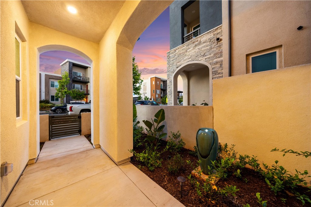 MLS #OC25259442 image #3