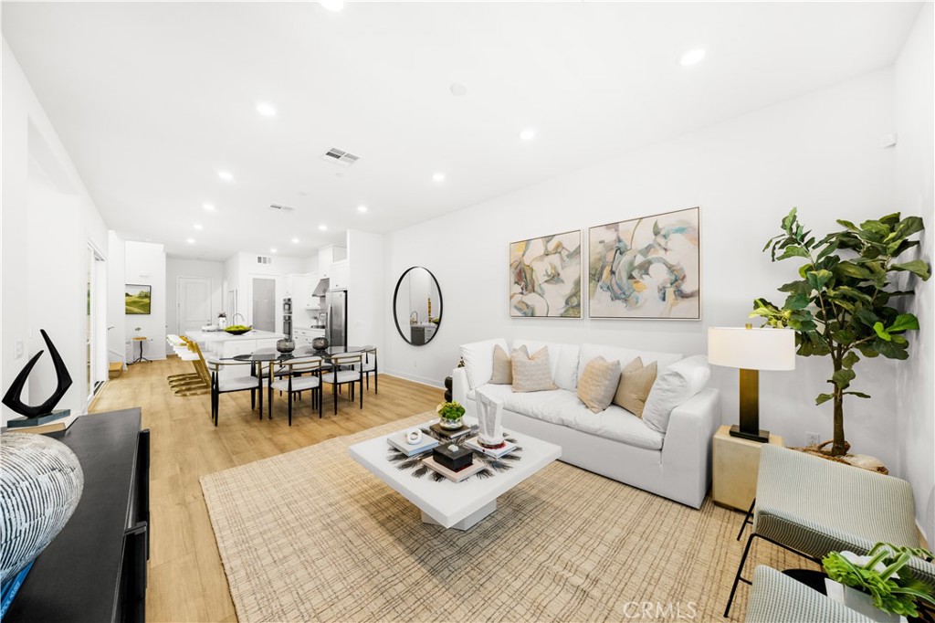 MLS #OC25259442 image #4