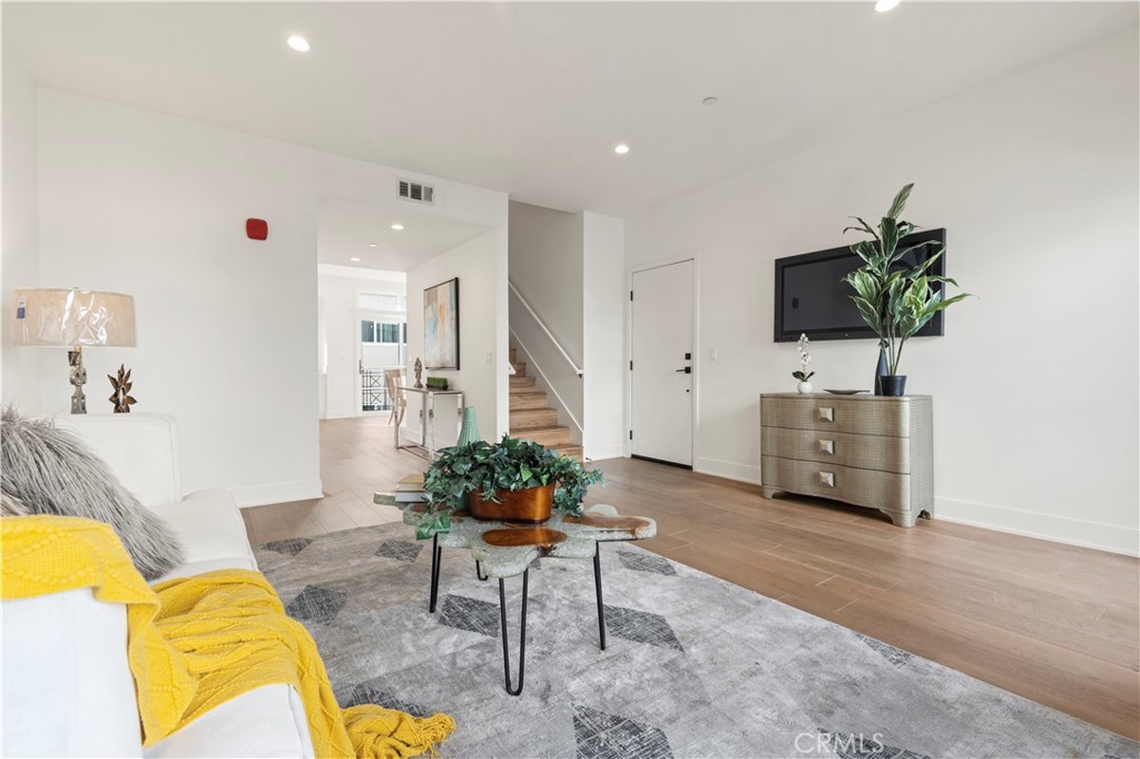 MLS #OC25259543 image #5