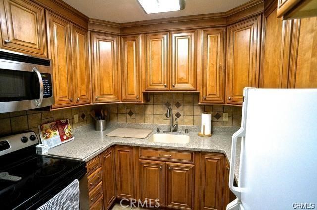 MLS #OC25259575 image #1