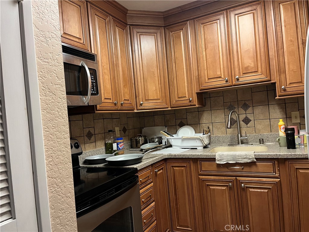 MLS #OC25259575 image #2