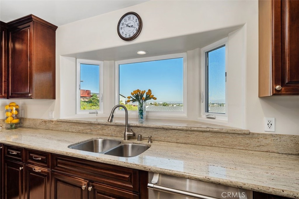 MLS #OC25259647 image #16