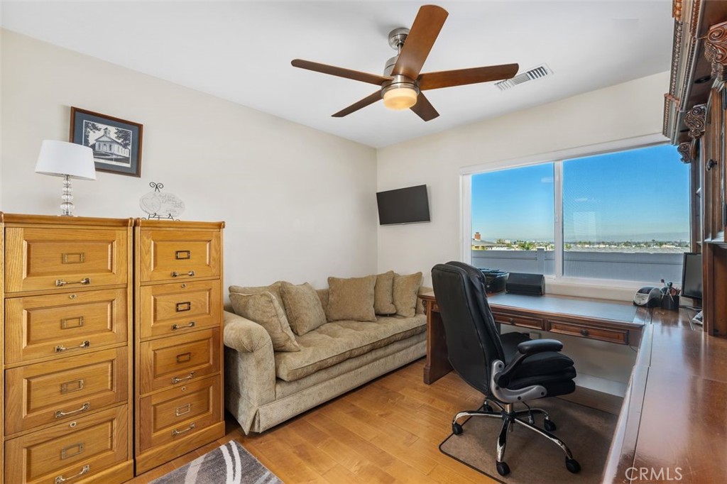 MLS #OC25259647 image #18