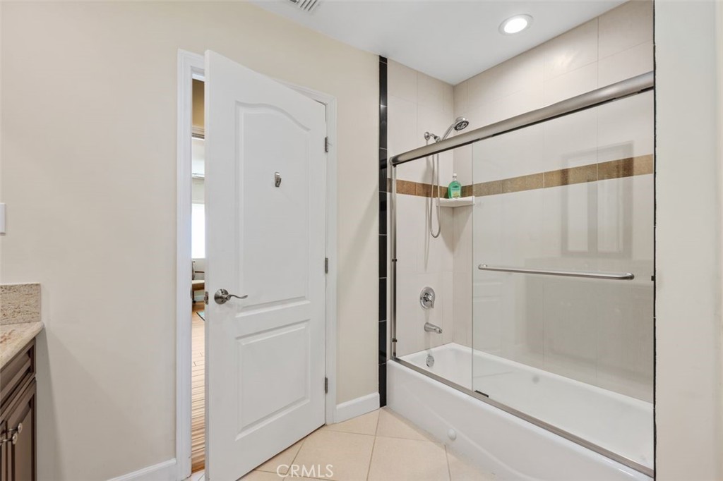 MLS #OC25259647 image #29