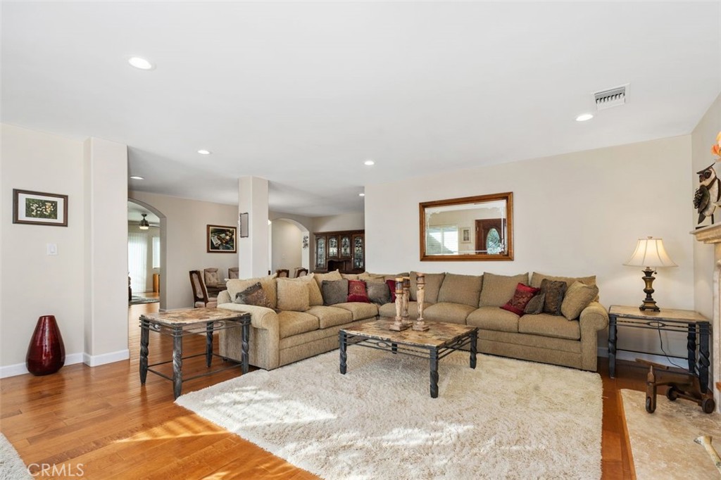 MLS #OC25259647 image #7