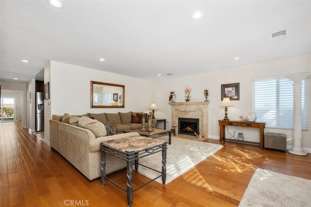 MLS #OC25259647 image #8