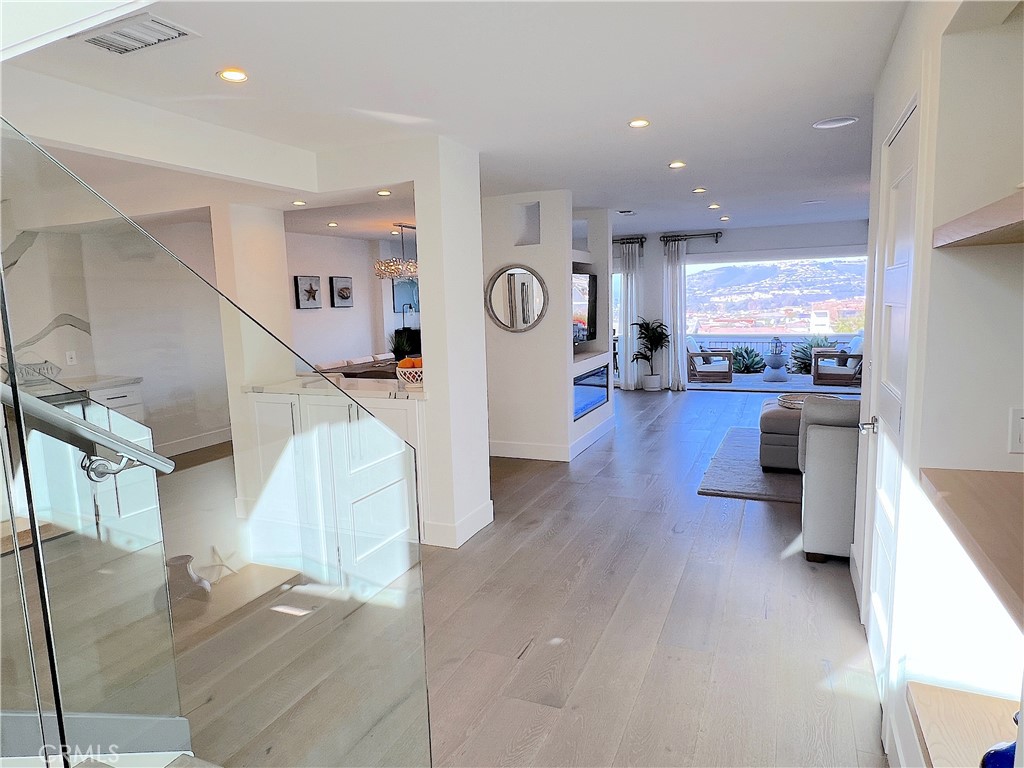 MLS #OC25259682 image #8