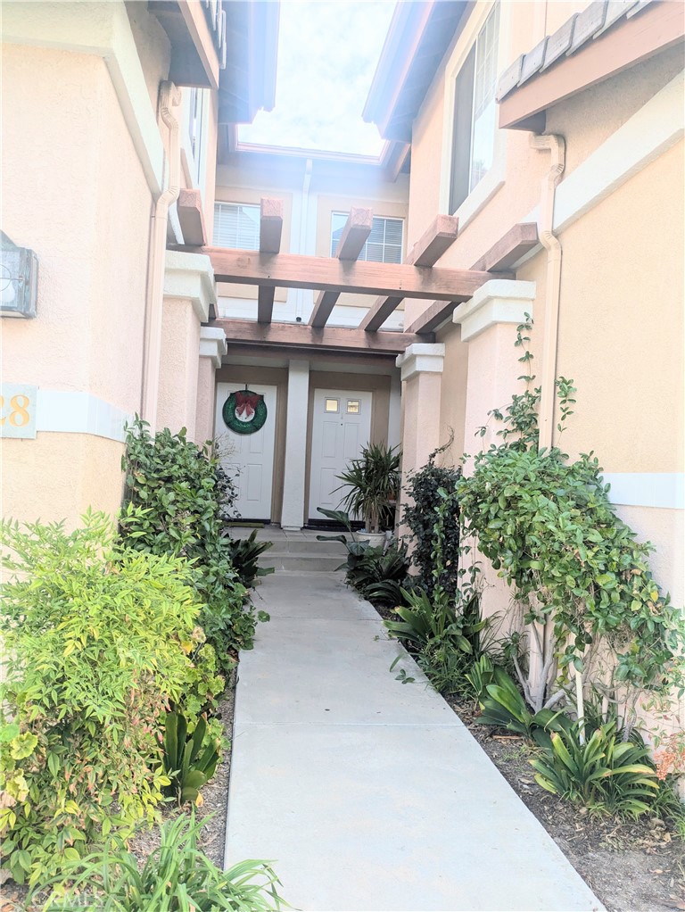 MLS #OC25259715 image #1