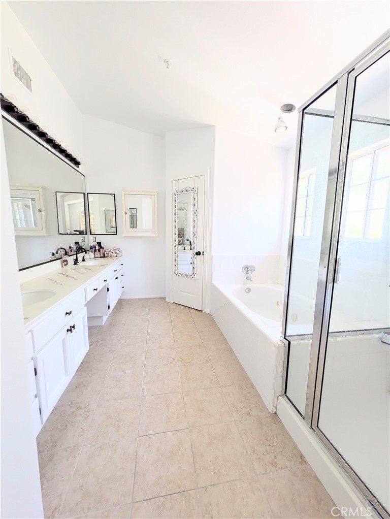 MLS #OC25259715 image #17