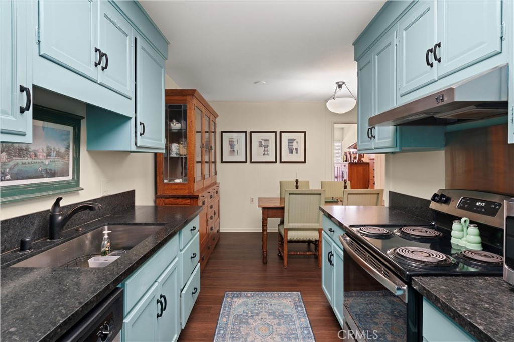 MLS #OC25259768 image #17