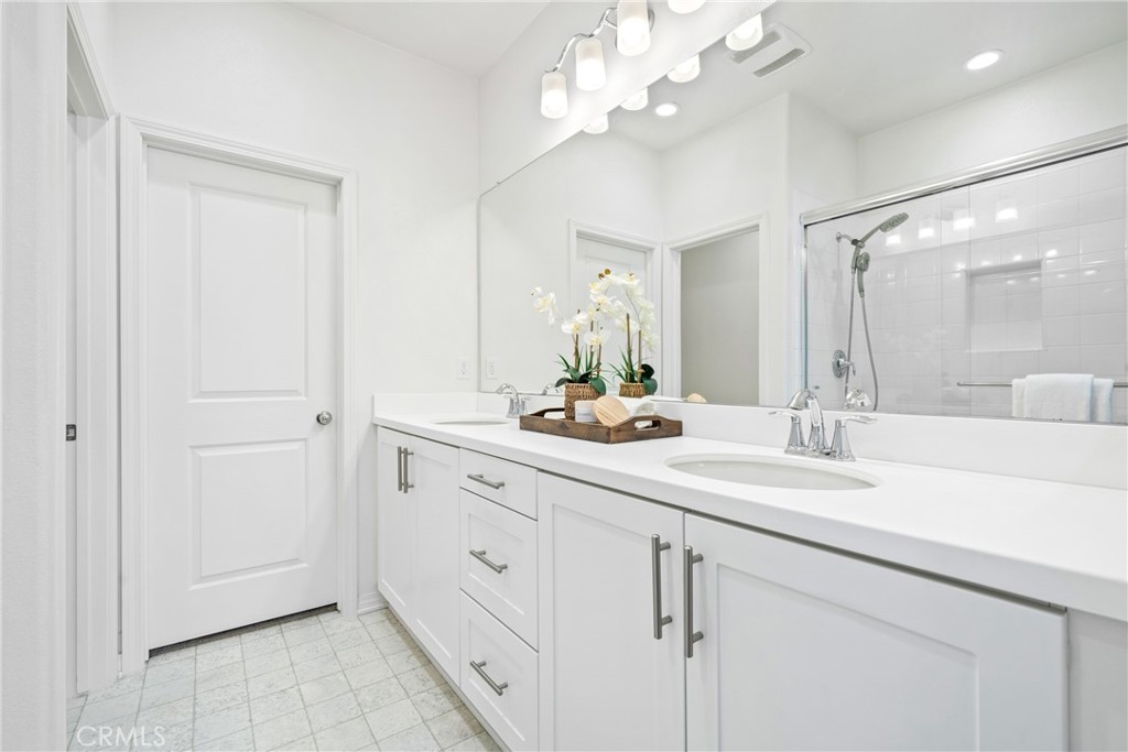 MLS #OC25259913 image #21