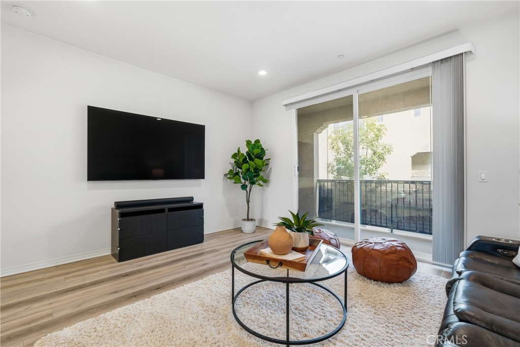 MLS #OC25259913 image #8