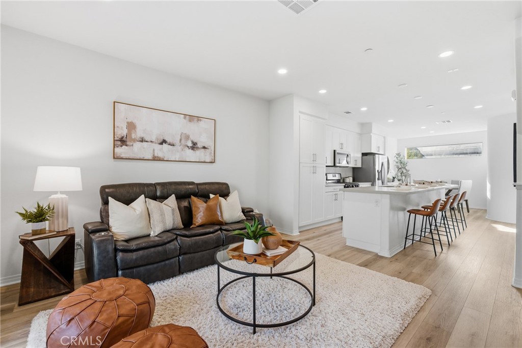 MLS #OC25259913 image #9