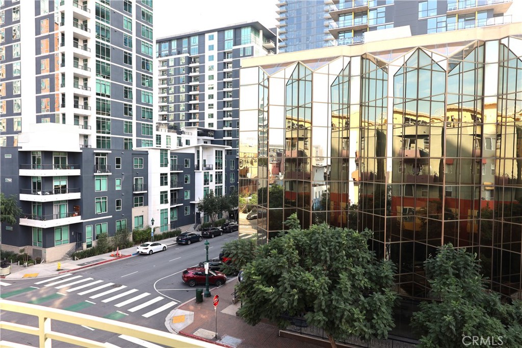 MLS #OC25259924 image #1