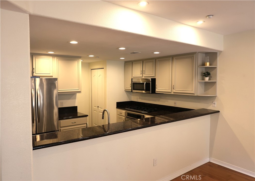 MLS #OC25259924 image #5