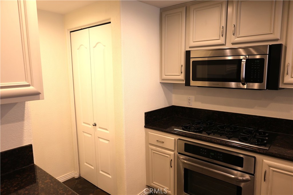 MLS #OC25259924 image #7