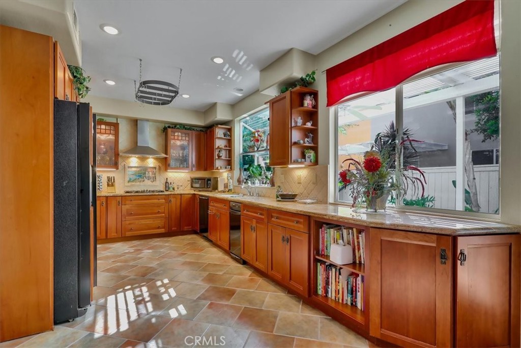 MLS #OC25259926 image #10