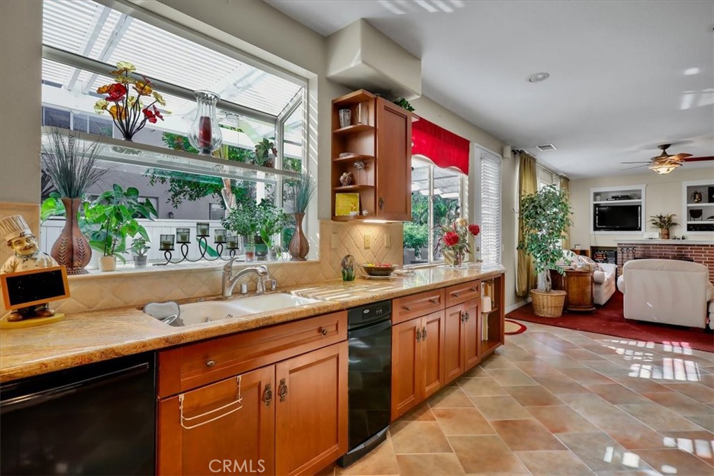 MLS #OC25259926 image #12