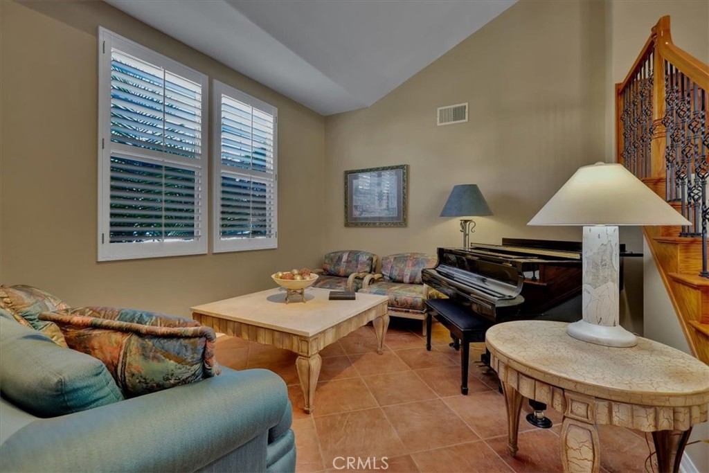 MLS #OC25259926 image #4